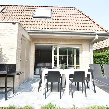 Cosy Near Westhoek De Panne