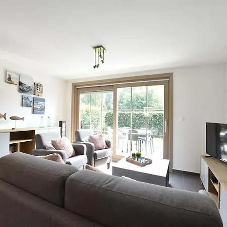 Bright Family With Bikes * De Panne