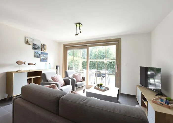 Bright Family With Bikes * De Panne