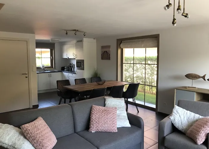 Bright Family With Bikes * De Panne